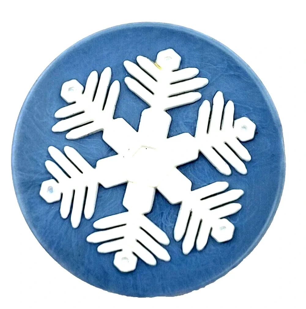 Vintage Hallmark Christmas White on Blue Snowflake Pin Brooch 1985 1.5